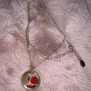 Accessorize necklace. London themed